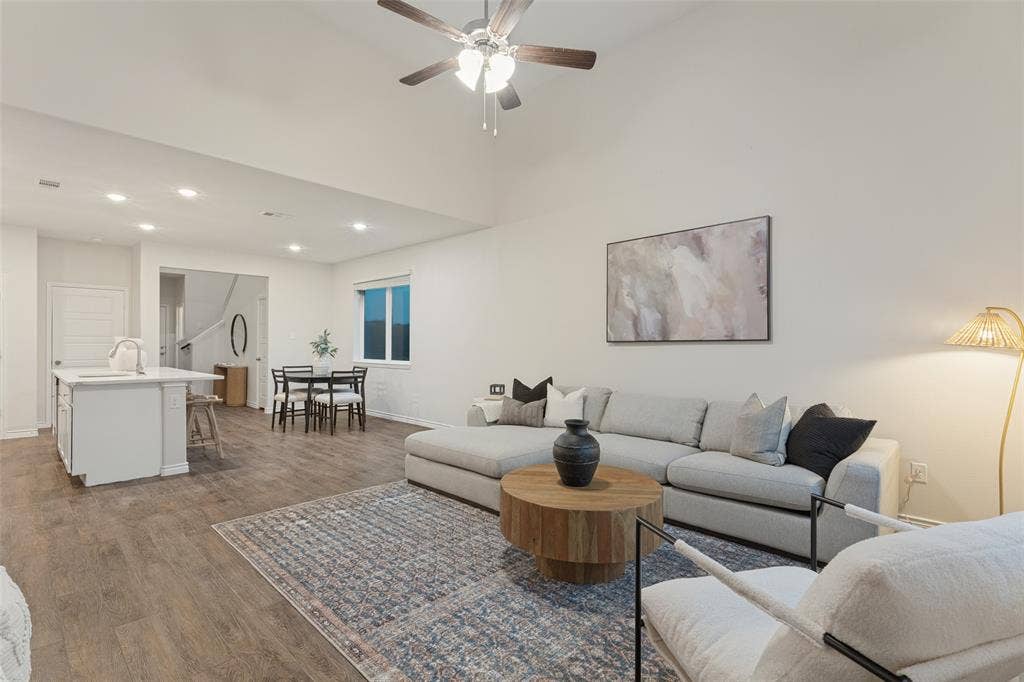 829 Jetliner Avenue, Fort Worth, TX 76131 829 Jetliner Avenue, Fort Worth, TX 76131