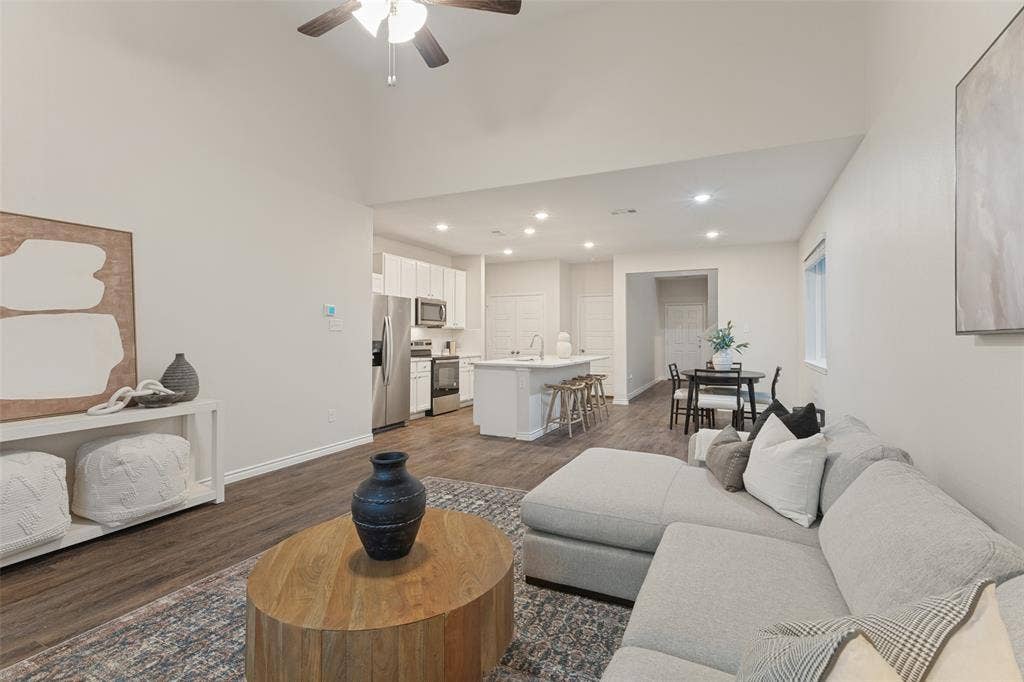 829 Jetliner Avenue, Fort Worth, TX 76131 829 Jetliner Avenue, Fort Worth, TX 76131