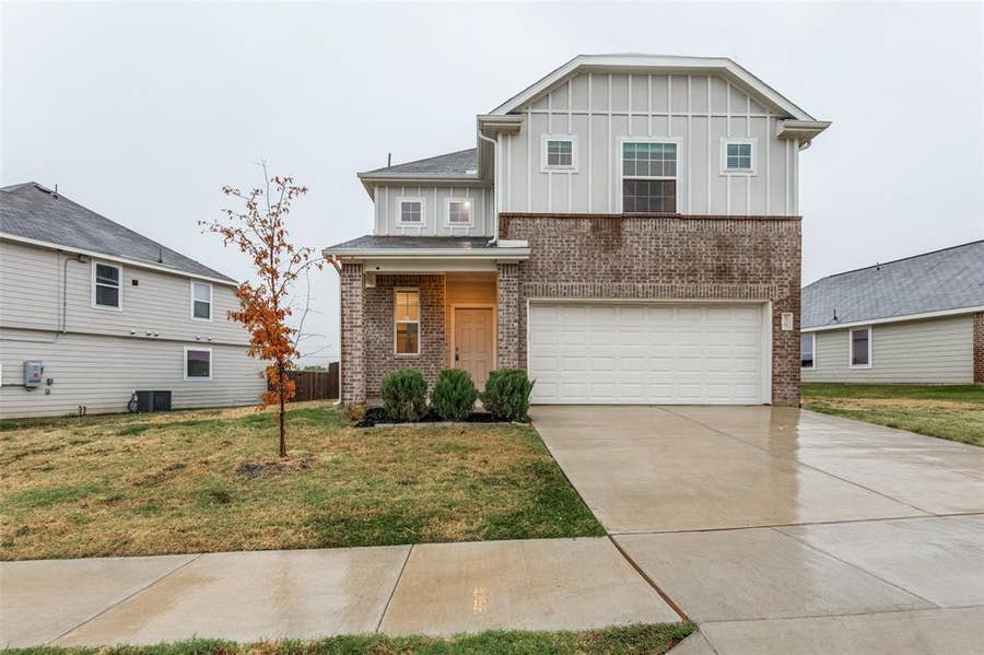 Property photo for 829 Jetliner Avenue, Fort Worth, TX