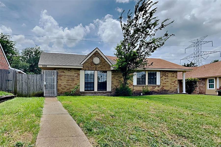 Property photo for 7313 Pineberry Road, Dallas, TX