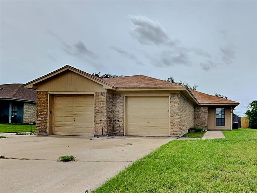 Property photo for 836 White Rock Street, Saginaw, TX