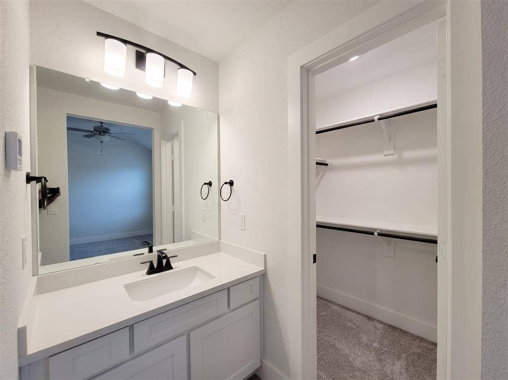 1801 Hidden Creek Drive, Midlothian, TX 76065