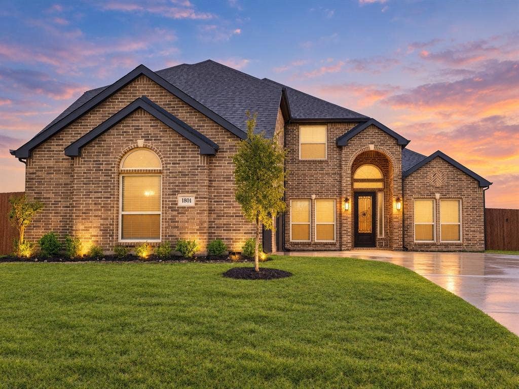 1801 Hidden Creek Drive, Midlothian, TX 76065