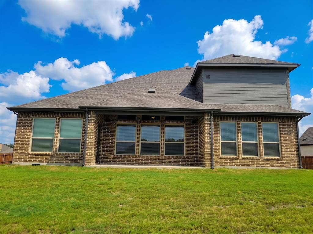 1801 Hidden Creek Drive, Midlothian, TX 76065
