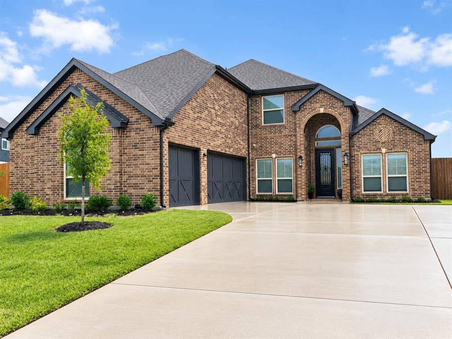 Property photo for 1801 Hidden Creek Drive, Midlothian, TX