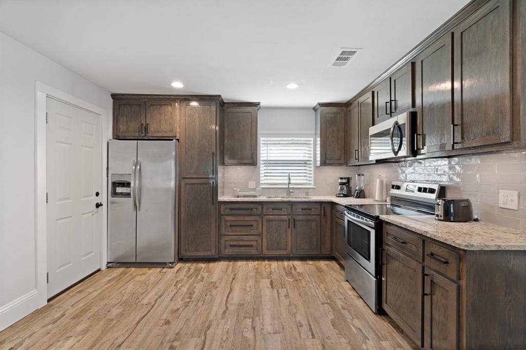 3308 Alaska Avenue, Dallas, TX 75216