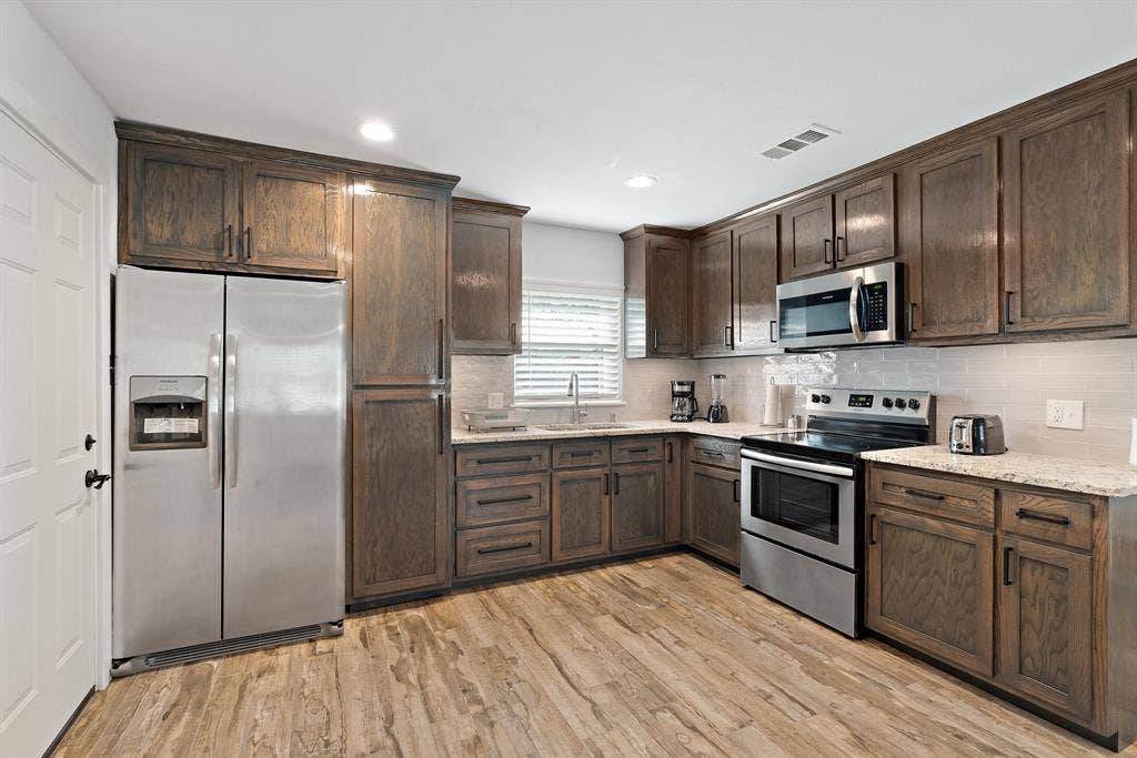 3308 Alaska Avenue, Dallas, TX 75216