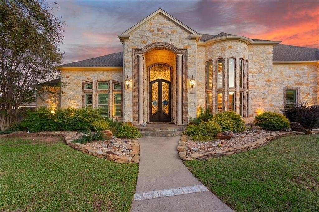 10020 Hidden Bluff, Waco, TX 76657 10020 Hidden Bluff, Waco, TX 76657