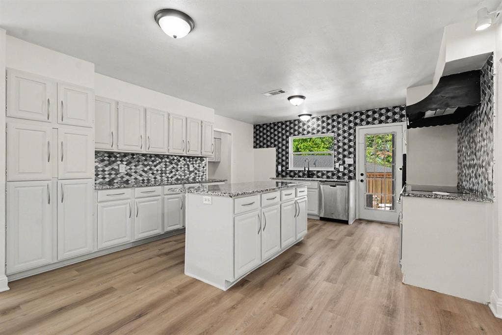 1513 Cecil Ct, Carrollton, TX 75006 1513 Cecil Ct, Carrollton, TX 75006