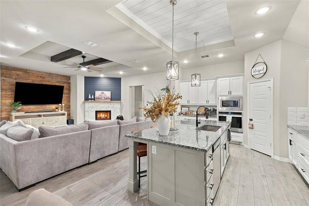 350 Timbers Circle, Poolville, TX 76487 350 Timbers Circle, Poolville, TX 76487