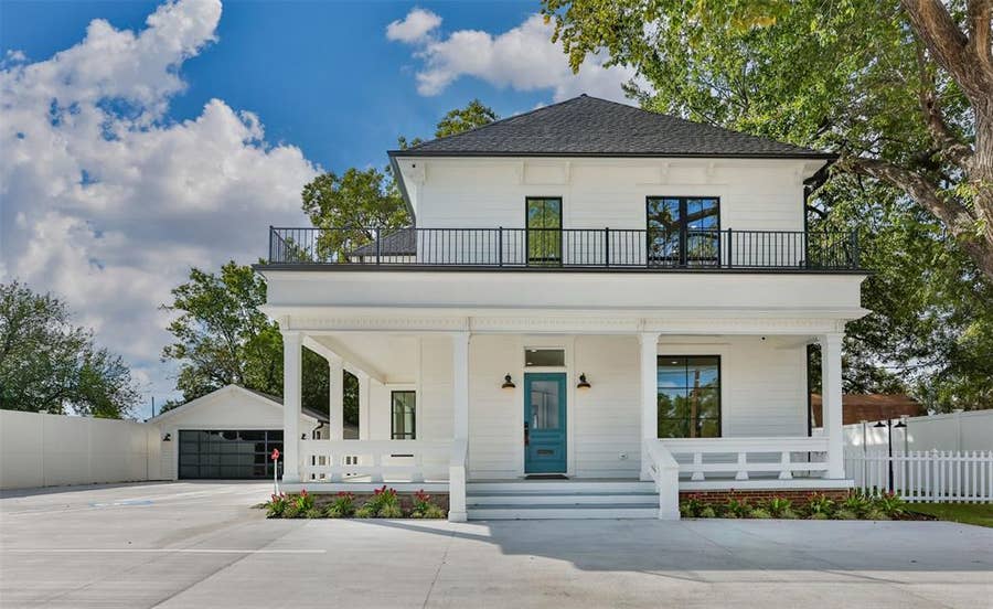 Property photo for 1016 E California Street, Gainesville, TX