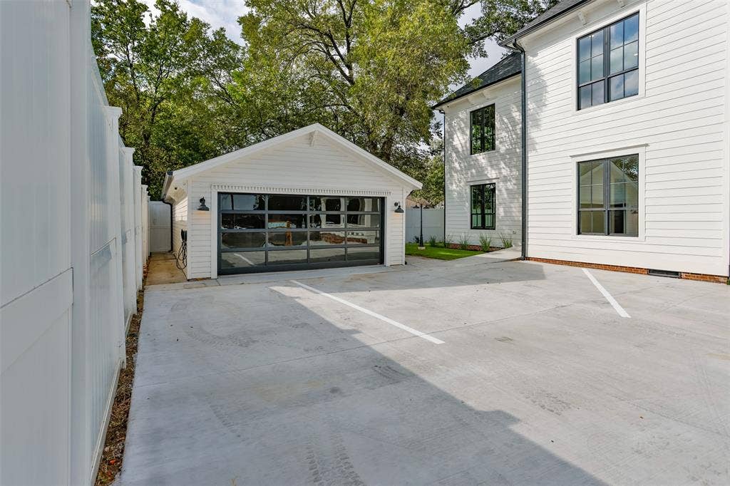 1016 E California Street, Gainesville, TX 76240