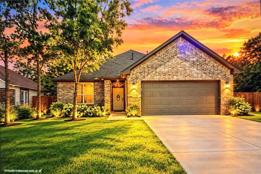 Property photo for 820 N Wood Street, Denton, TX