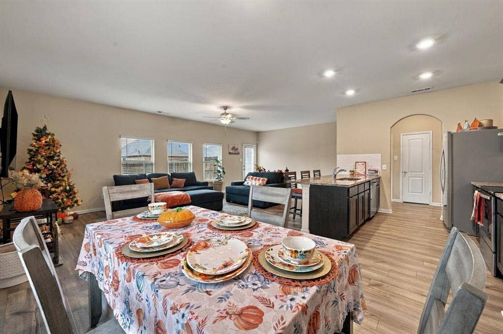 1405 Kite Street, DeSoto, TX 75115 1405 Kite Street, DeSoto, TX 75115