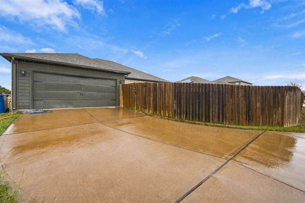 1405 Kite Street, DeSoto, TX 75115 1405 Kite Street, DeSoto, TX 75115