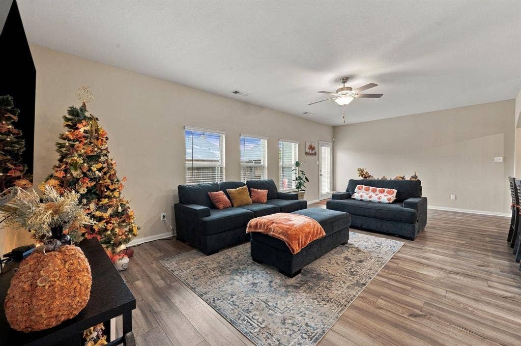 1405 Kite Street, DeSoto, TX 75115 1405 Kite Street, DeSoto, TX 75115