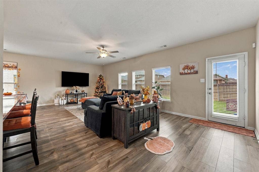 1405 Kite Street, DeSoto, TX 75115 1405 Kite Street, DeSoto, TX 75115