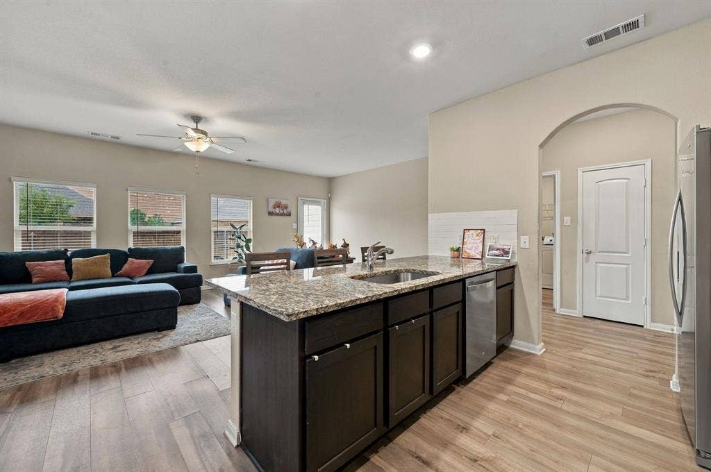 1405 Kite Street, DeSoto, TX 75115 1405 Kite Street, DeSoto, TX 75115