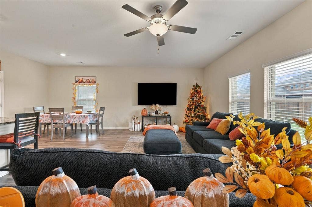 1405 Kite Street, DeSoto, TX 75115 1405 Kite Street, DeSoto, TX 75115