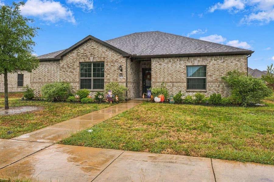 Property photo for 1405 Kite Street, DeSoto, TX