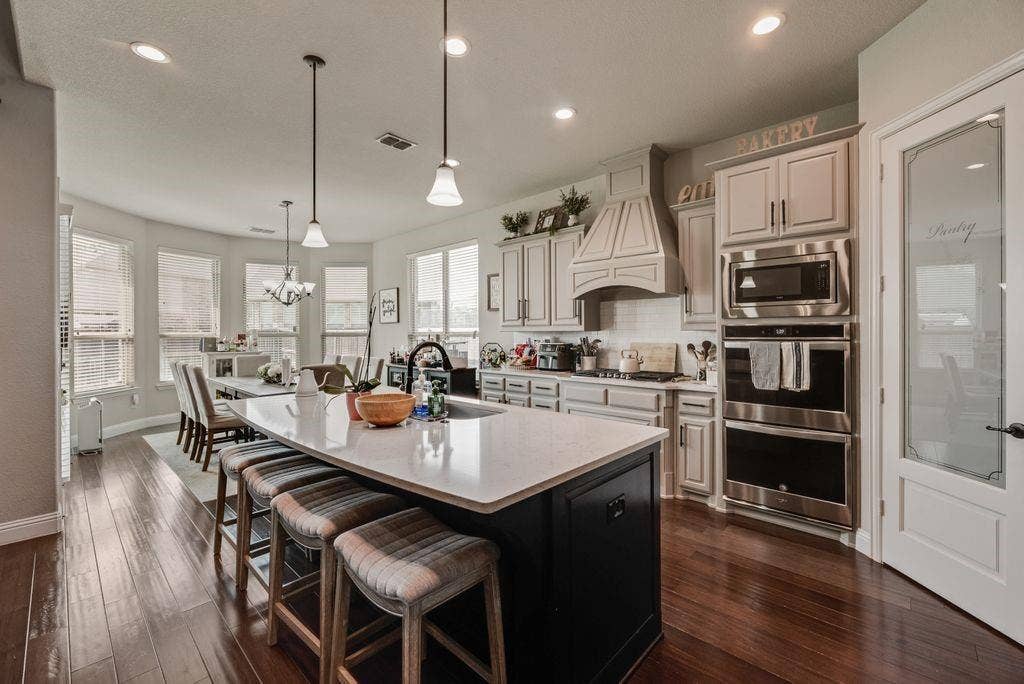 4612 Morning Glory Lane, Mansfield, TX 76063