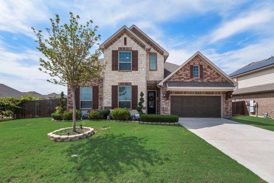 Property photo for 4612 Morning Glory Lane, Mansfield, TX