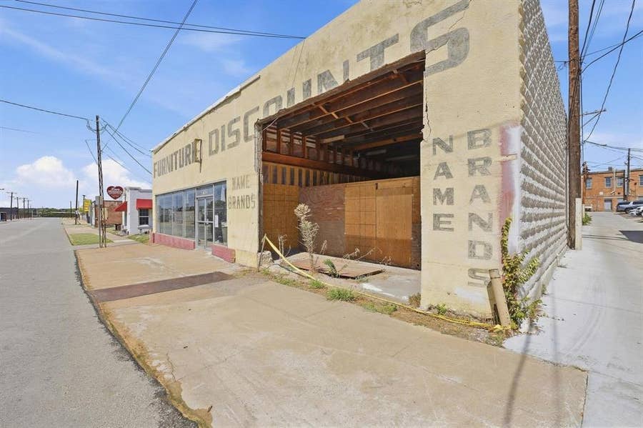 Property photo for 211 W Lamar Street, Sherman, TX