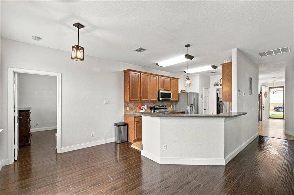 632 Montgomery Drive, Lake Dallas, TX 75065 632 Montgomery Drive, Lake Dallas, TX 75065