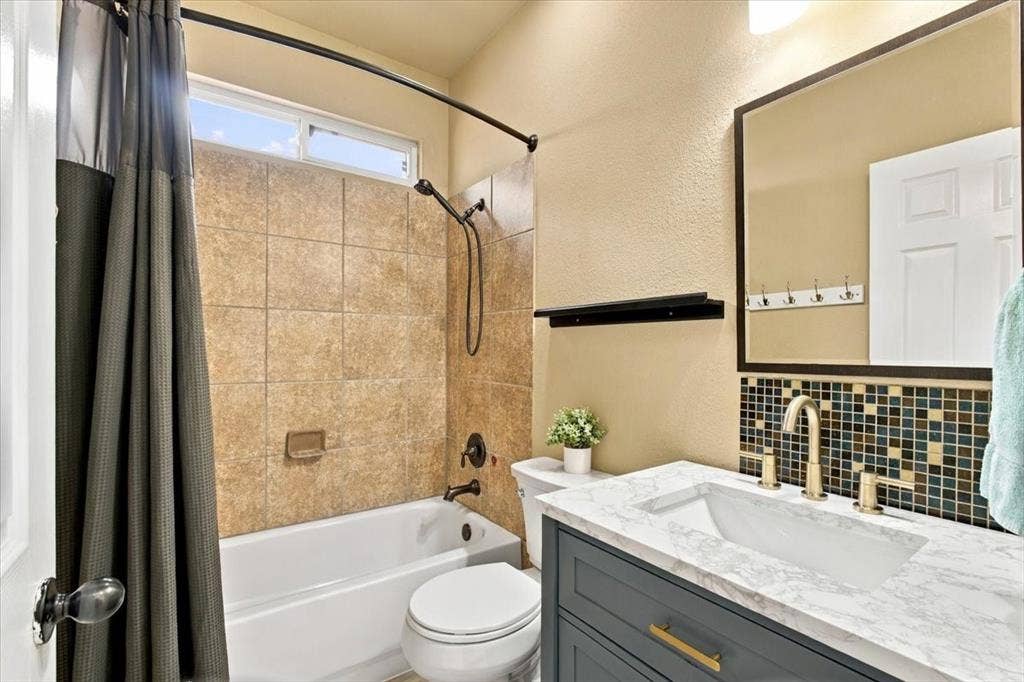 632 Montgomery Drive, Lake Dallas, TX 75065 632 Montgomery Drive, Lake Dallas, TX 75065