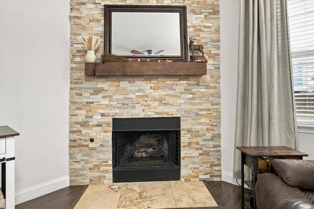 632 Montgomery Drive, Lake Dallas, TX 75065 Beautiful accent fireplace.