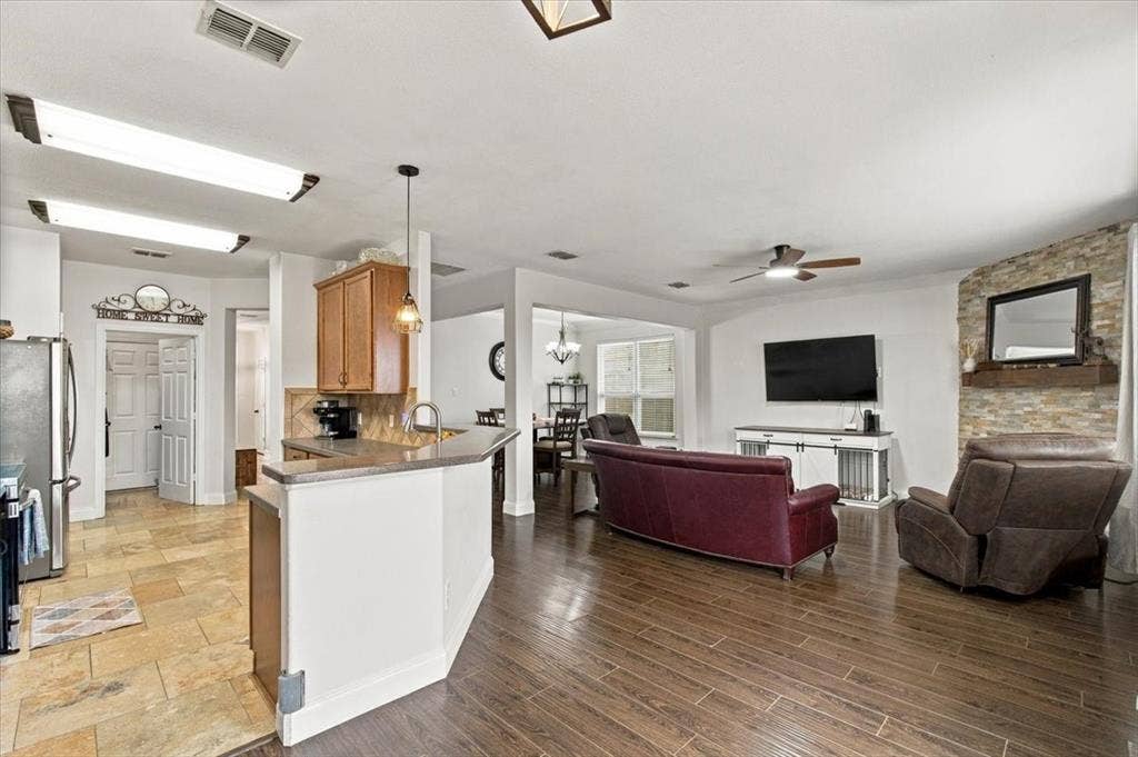 632 Montgomery Drive, Lake Dallas, TX 75065 632 Montgomery Drive, Lake Dallas, TX 75065