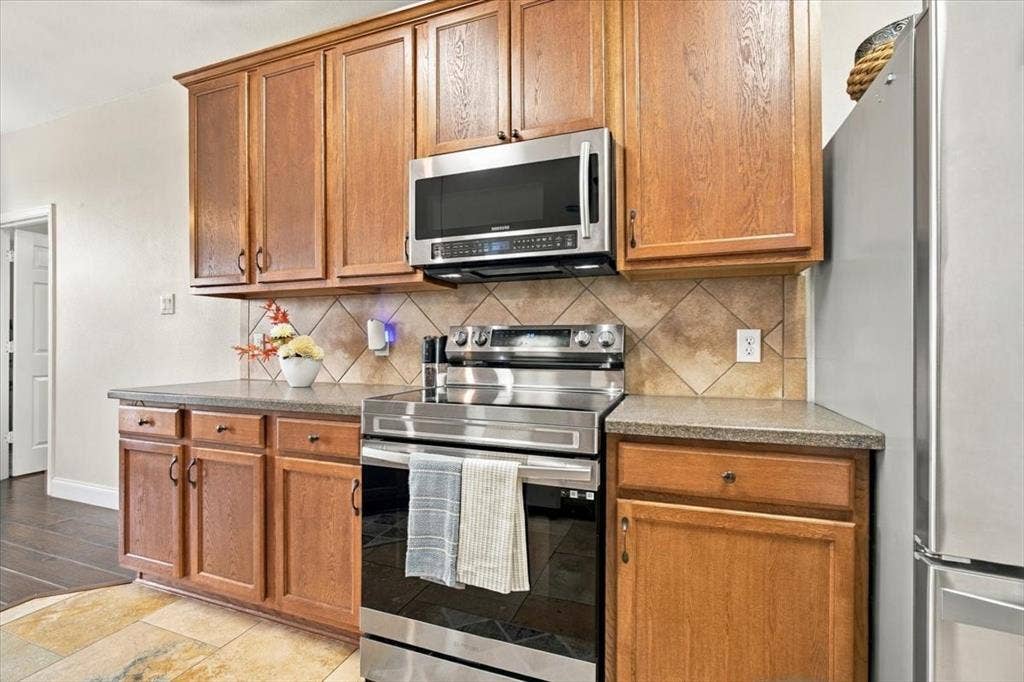 632 Montgomery Drive, Lake Dallas, TX 75065 632 Montgomery Drive, Lake Dallas, TX 75065