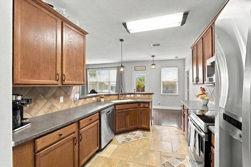 632 Montgomery Drive, Lake Dallas, TX 75065 632 Montgomery Drive, Lake Dallas, TX 75065