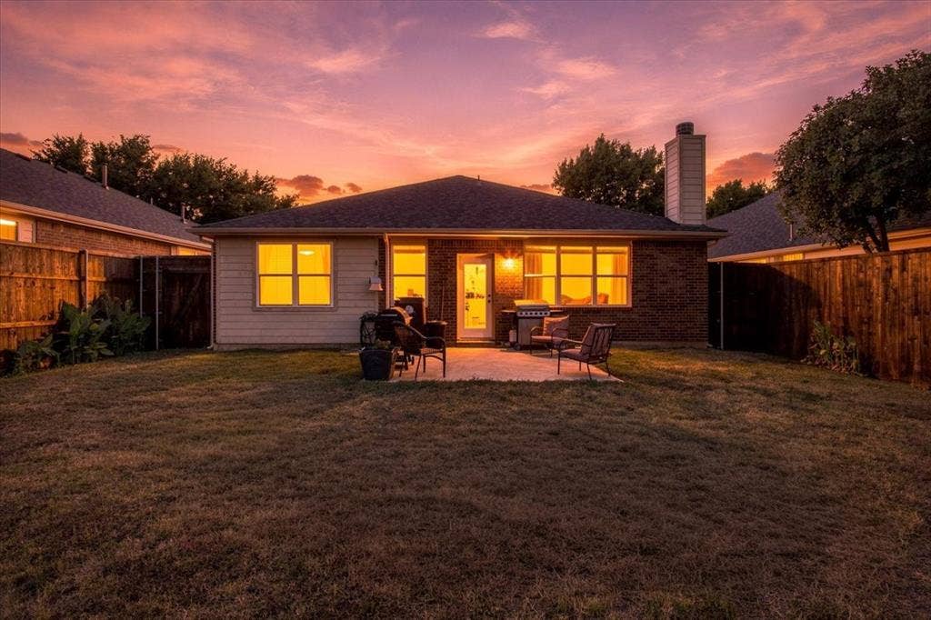 632 Montgomery Drive, Lake Dallas, TX 75065 Twilight