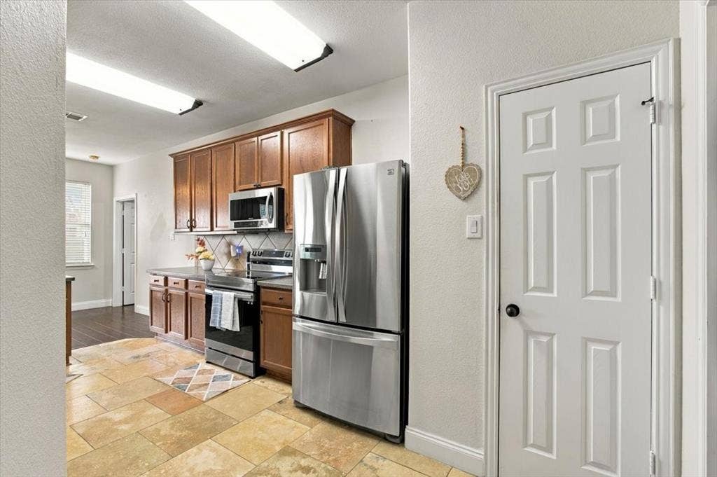 632 Montgomery Drive, Lake Dallas, TX 75065 632 Montgomery Drive, Lake Dallas, TX 75065