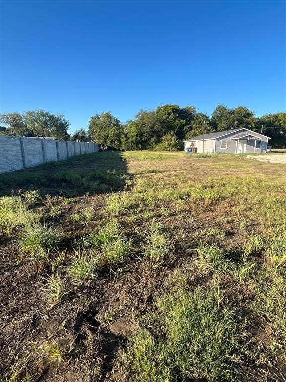 835 E 3rd Street, Lancaster, TX 75146