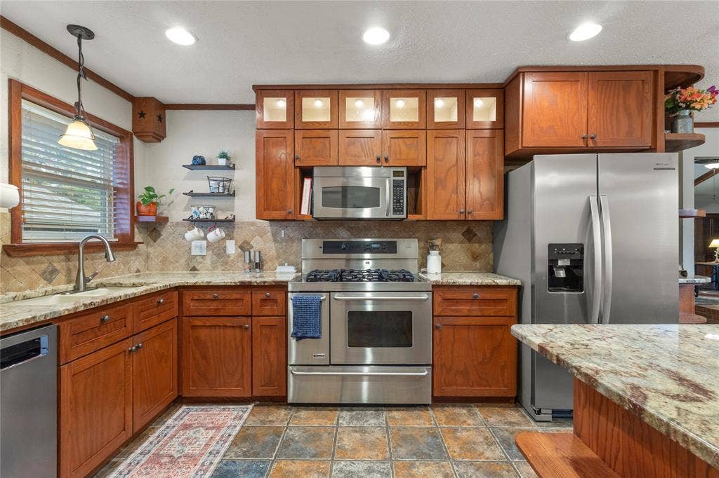 9790 Camfield Road, Frisco, TX 75033 9790 Camfield Road, Frisco, TX 75033