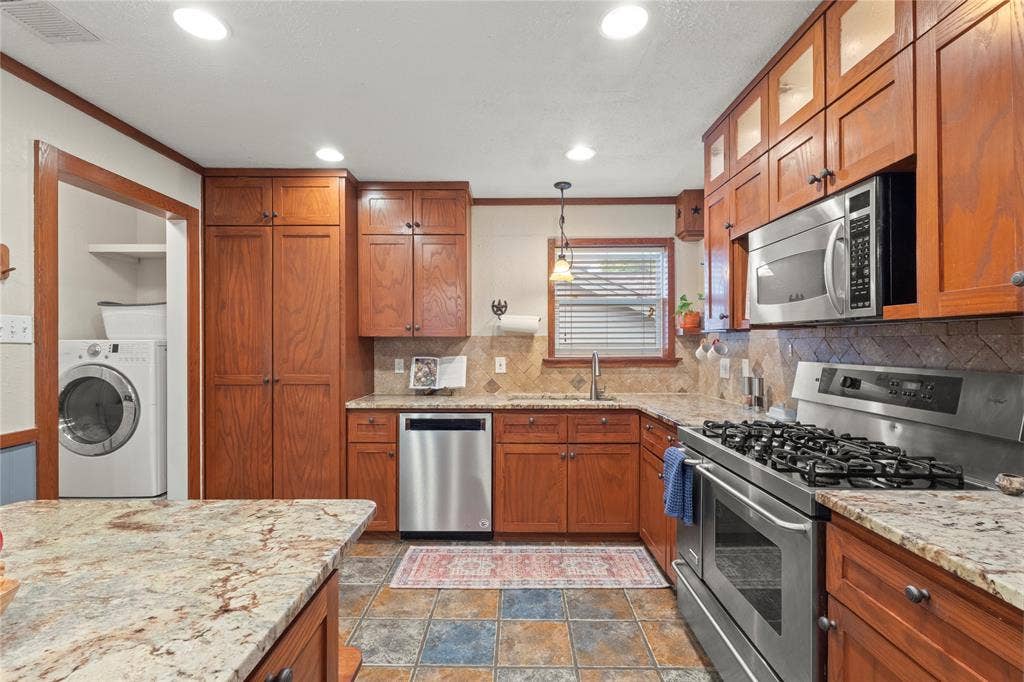 9790 Camfield Road, Frisco, TX 75033 9790 Camfield Road, Frisco, TX 75033
