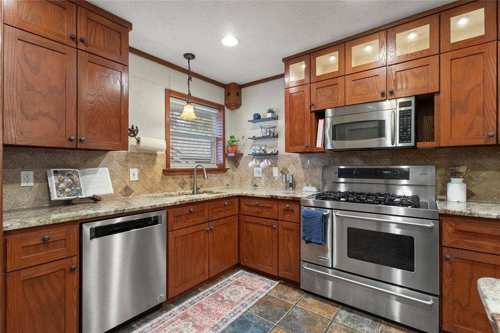9790 Camfield Road, Frisco, TX 75033 9790 Camfield Road, Frisco, TX 75033