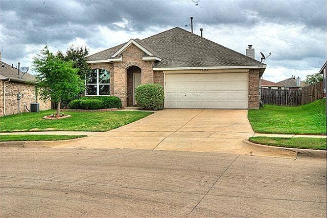 Property photo for 5908 Pacers Lane, Fort Worth, TX