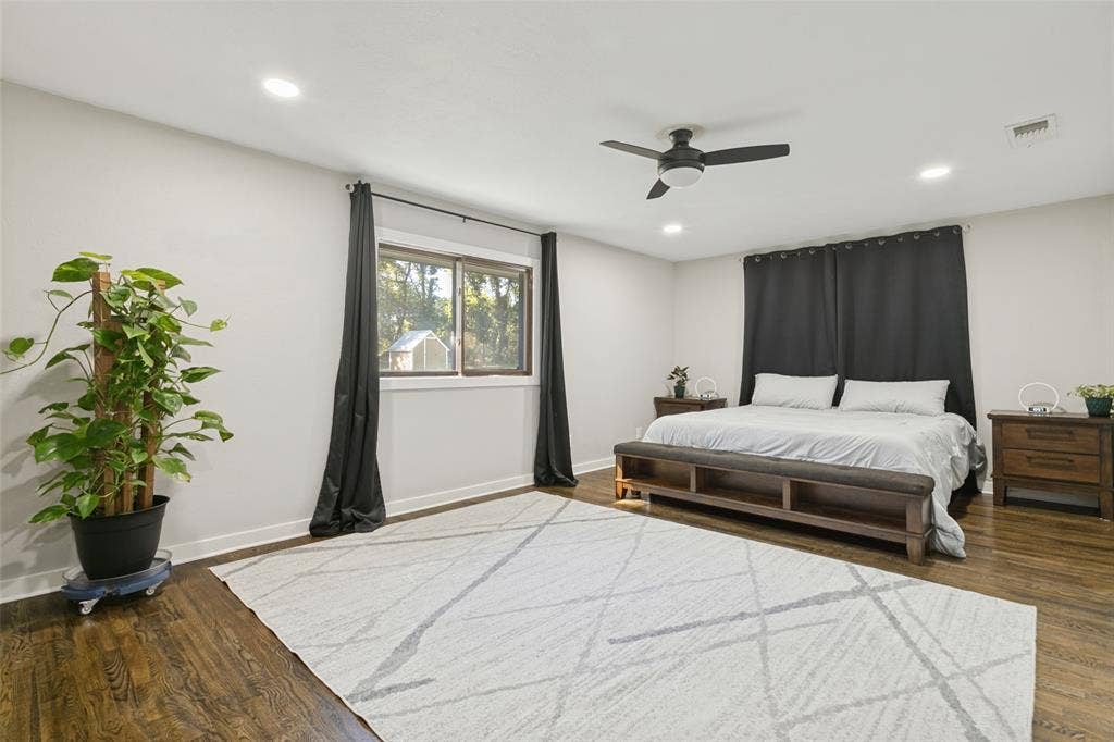 5704 Pecan Circle, Alvarado, TX 76009
