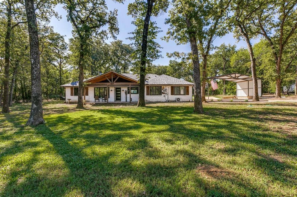 5704 Pecan Circle, Alvarado, TX 76009