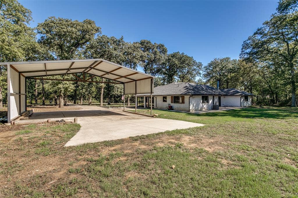 5704 Pecan Circle, Alvarado, TX 76009