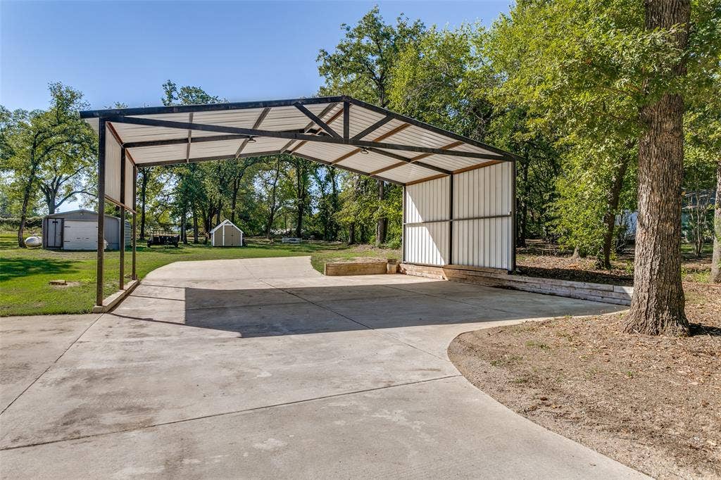 5704 Pecan Circle, Alvarado, TX 76009