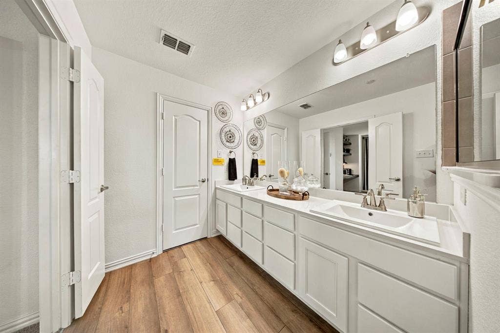 1895 Indigo Lane, Forney, TX 75126 1895 Indigo Lane, Forney, TX 75126