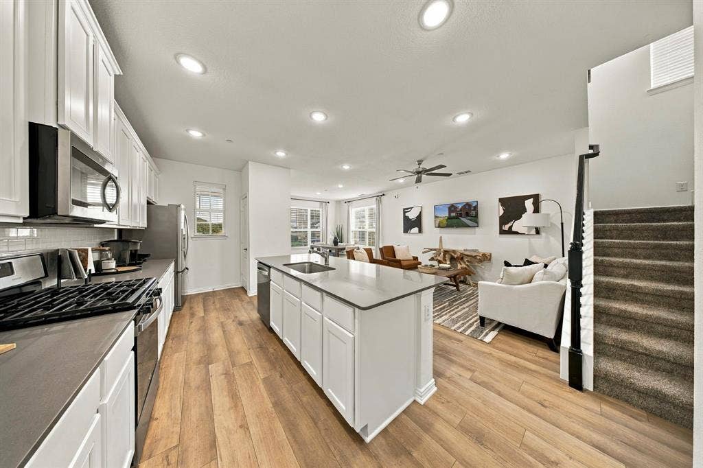 1895 Indigo Lane, Forney, TX 75126 1895 Indigo Lane, Forney, TX 75126