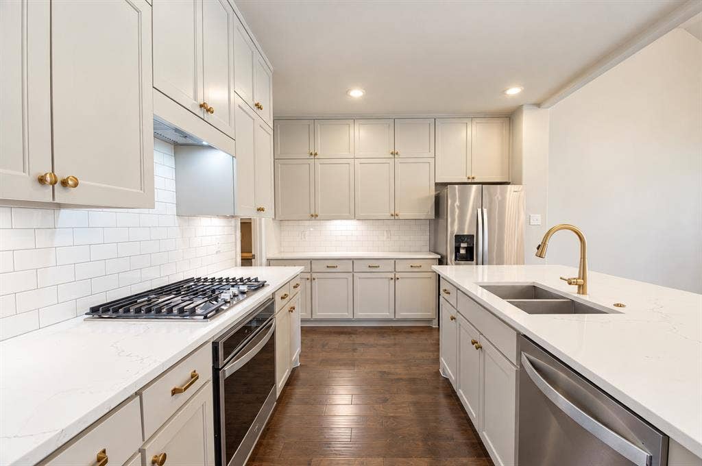 10208 Hanks Creek Road, Fort Worth, TX 76126 10208 Hanks Creek Road, Fort Worth, TX 76126