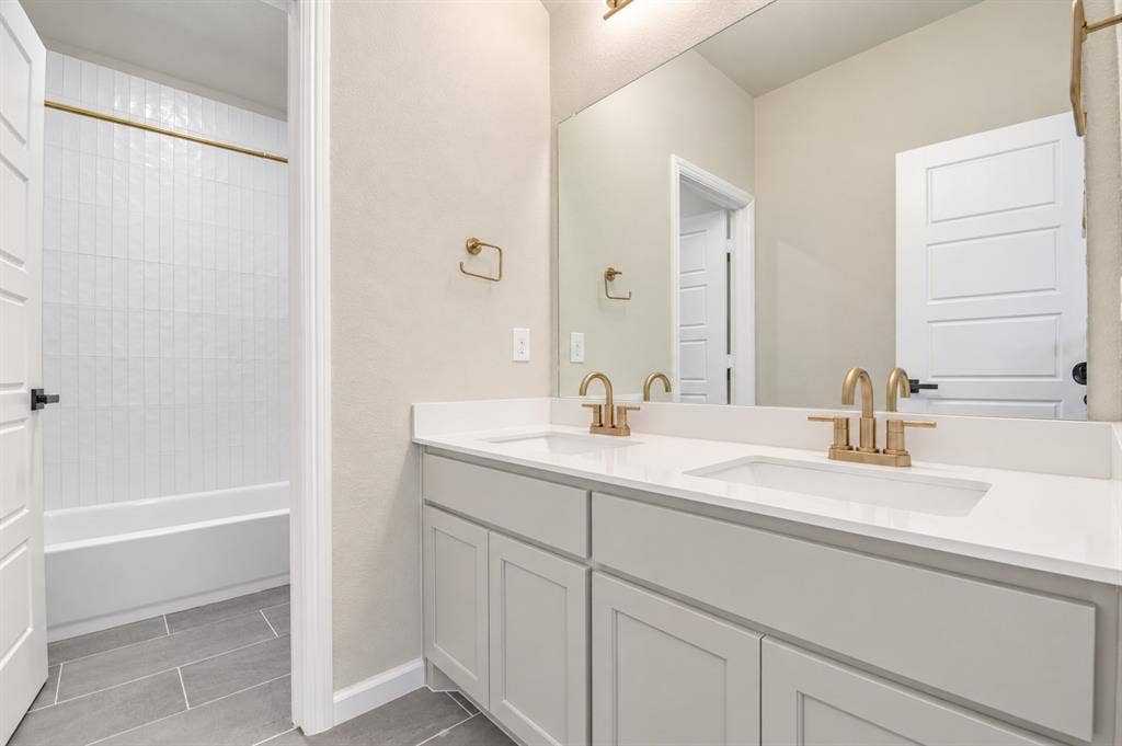 10208 Hanks Creek Road, Fort Worth, TX 76126 10208 Hanks Creek Road, Fort Worth, TX 76126
