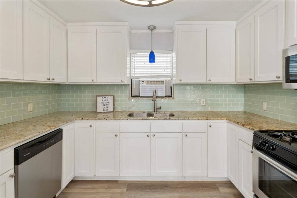 140 Lynn Creek Drive, Mabank, TX 75156 140 Lynn Creek Drive, Mabank, TX 75156