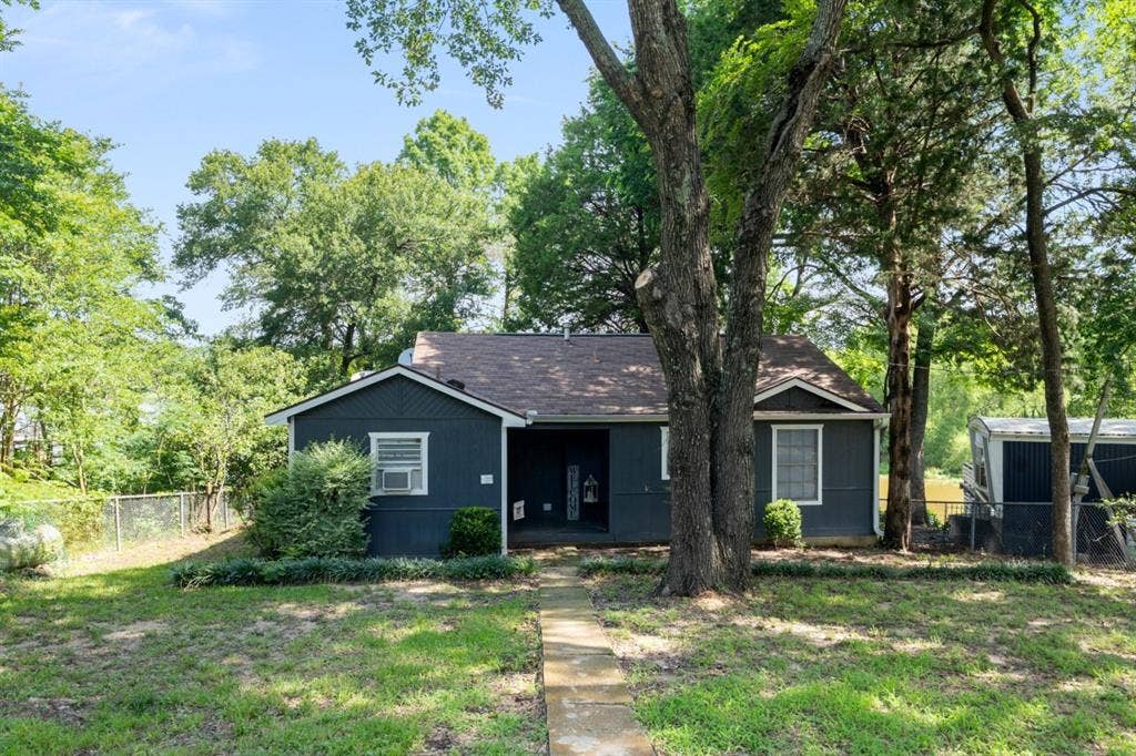 140 Lynn Creek Drive, Mabank, TX 75156 140 Lynn Creek Drive, Mabank, TX 75156